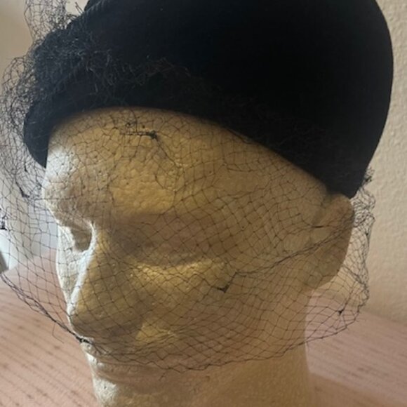 Frank Olive Private Collection Black Wool Hat w Looped Cord Flower Design 7 1/2\
